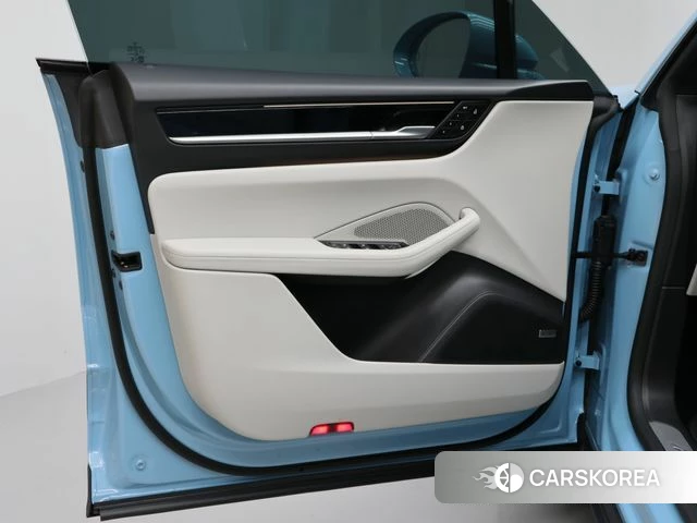 Porsche Makan EV id 4964263 из Кореи 18