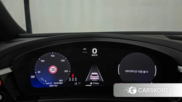 Porsche Makan EV id 4949882 из Кореи 18