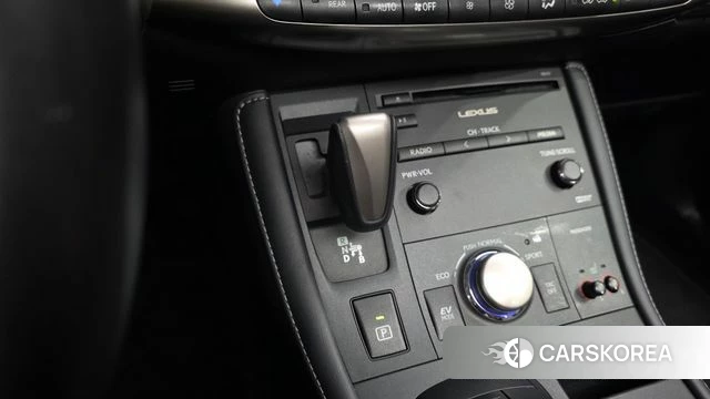 Lexus CT200h id 4944349 из Кореи 28