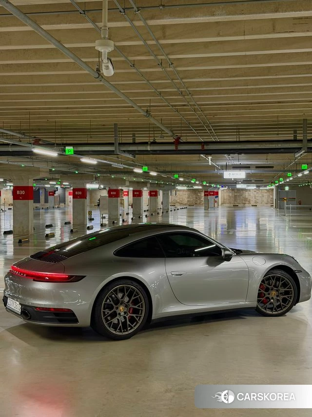 Porsche 911(992) id 4974400 из Кореи 14