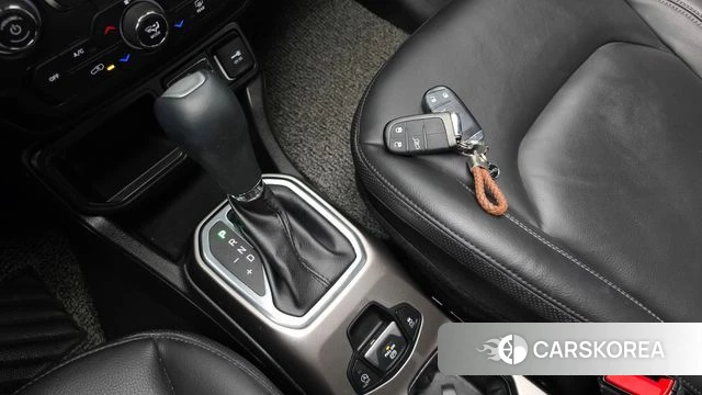 Jeep Renegade id 4975909 из Кореи 31
