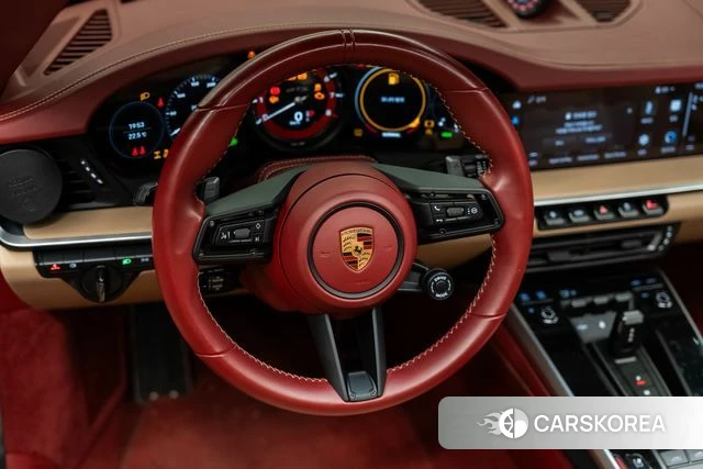 Porsche 911(992) id 5003024 из Кореи 10
