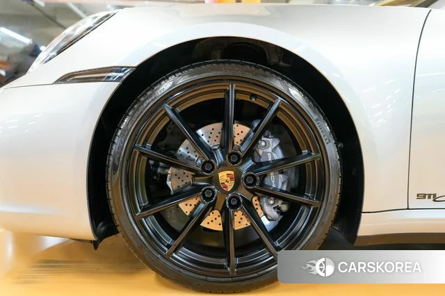 Porsche 911(992) id 5047594 из Кореи 18