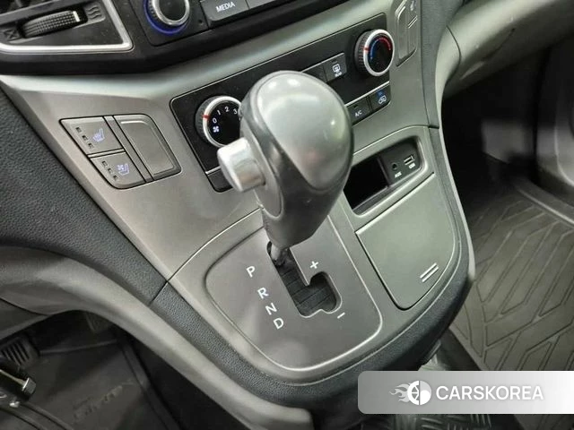 Hyundai The New Grand Starex id 5028484 из Кореи 16