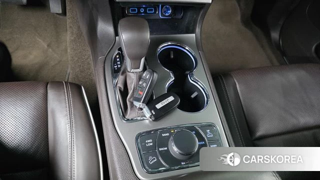 Jeep Grand Cherokee id 4952643 из Кореи 29