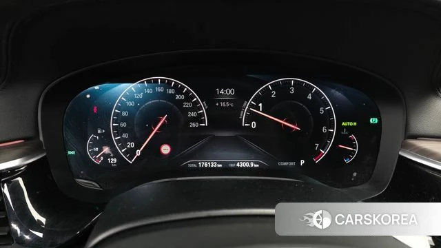 BMW 5 Series (G30) id 4943831 из Кореи 18