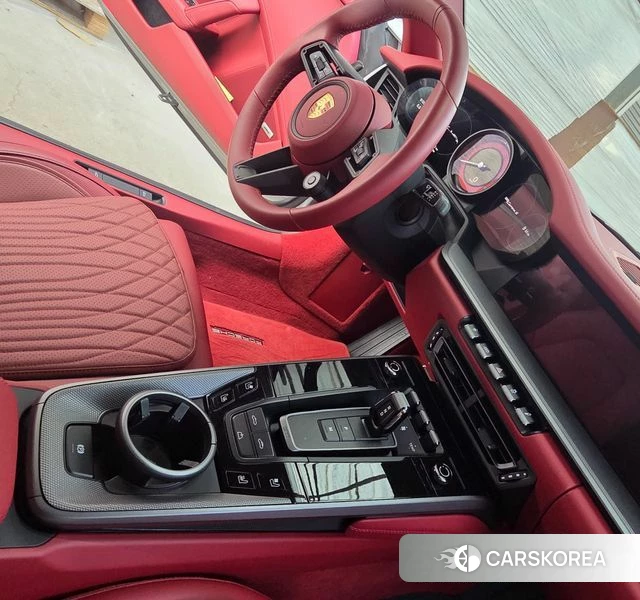 Porsche 911(992) id 3876797 из Кореи 9