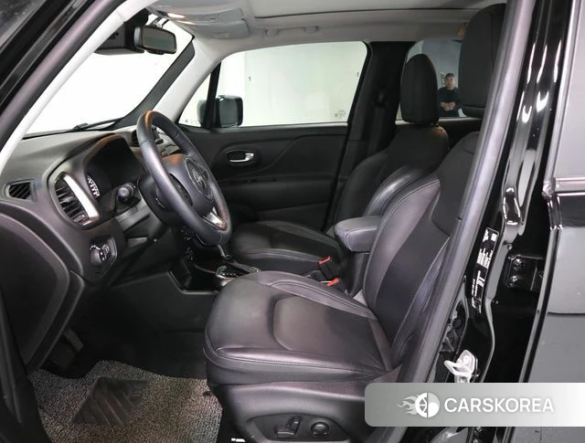 Jeep Renegade id 4905360 из Кореи 17