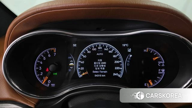 Jeep Grand Cherokee id 5003361 из Кореи 31