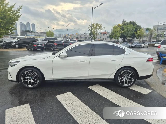BMW 5 Series (G60) id 4980711 из Кореи 18