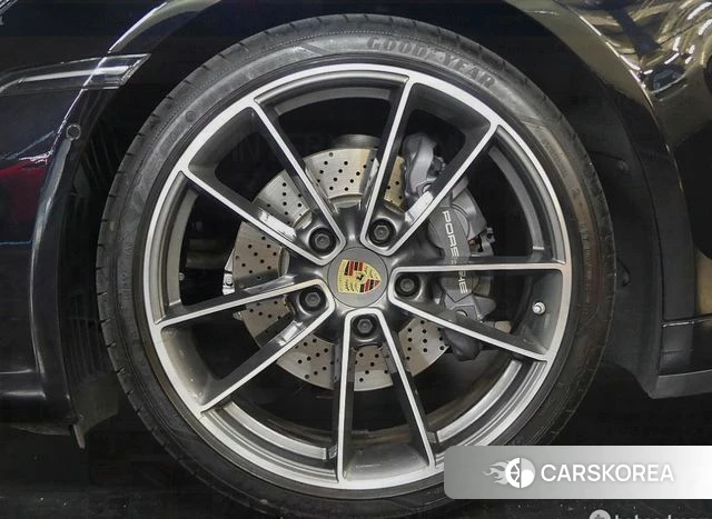 Porsche 911(992) id 5047212 из Кореи 18