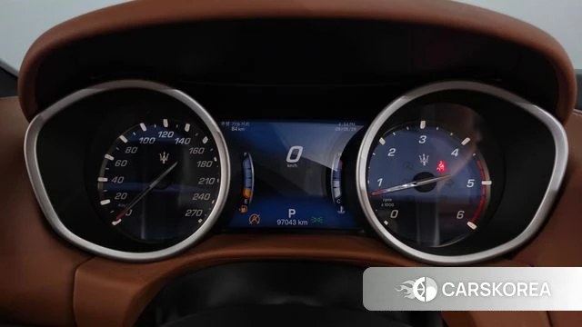 Maserati Ghibli id 4781116 из Кореи 31