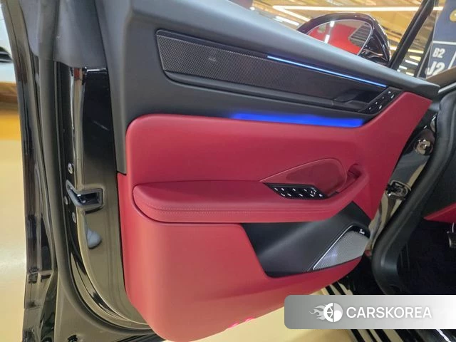 Porsche Makan EV id 4904046 из Кореи 18