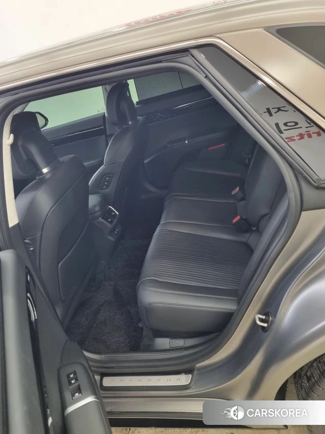Hyundai Grandeur (GN7) id 5021714 из Кореи 17