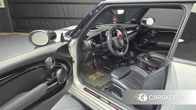 Mini Cooper S id 4624843 из Кореи 29