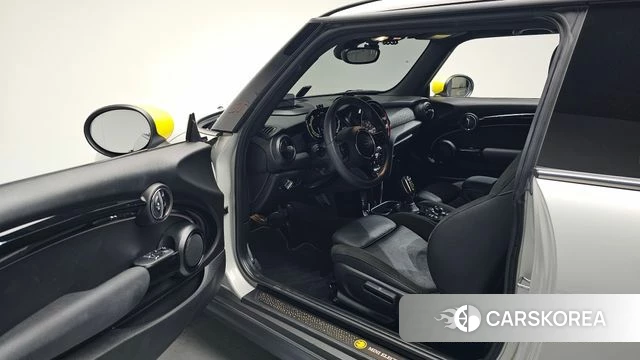 Mini Cooper Electric id 4899206 из Кореи 32