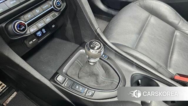 Hyundai Veloster (JS) id 4658330 из Кореи 29