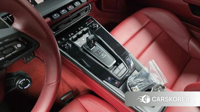 Porsche 911(992) id 4998200 из Кореи 32