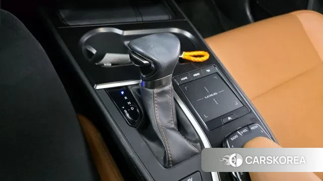 Lexus UX250h id 3536001 из Кореи 19
