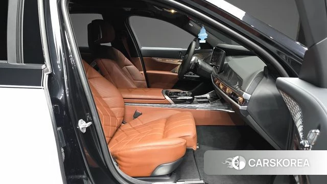 BMW 7 Series (G70) id 5020930 из Кореи 31