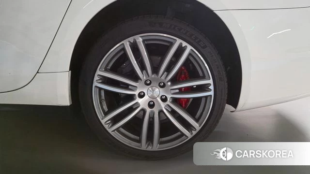 Maserati Quattroporte id 4937591 из Кореи 18