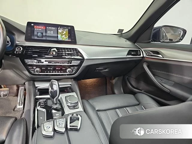 BMW 5 Series (G30) id 5036083 из Кореи 19