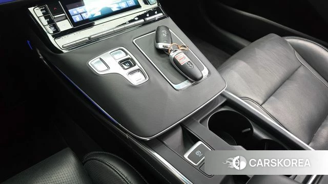 Hyundai The New Grandeur IG Hybrid id 5013176 из Кореи 19