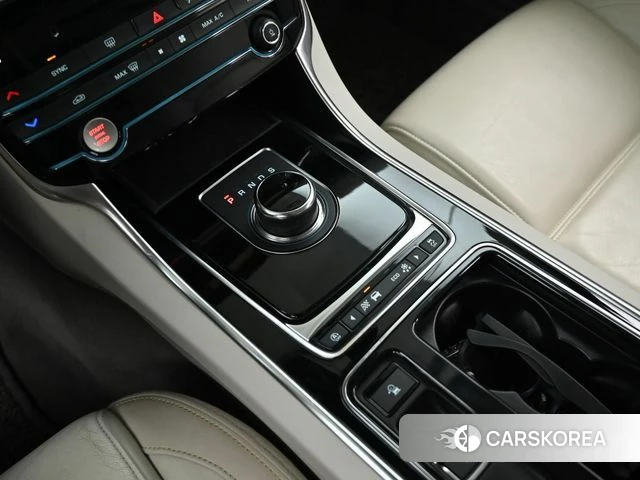Jaguar XE id 4924057 из Кореи 19