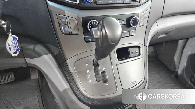 Hyundai The New Grand Starex id 5041395 из Кореи 19