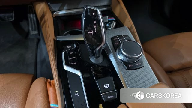 BMW 5 Series (G30) id 4988426 из Кореи 33