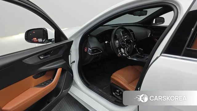 Jaguar XE id 4959425 из Кореи 29