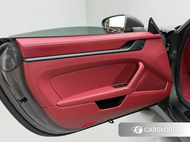 Porsche 911(992) id 4740759 из Кореи 19