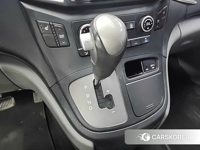 Hyundai The New Grand Starex id 3828831 из Кореи 17