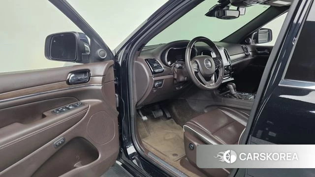 Jeep Grand Cherokee id 4952643 из Кореи 30