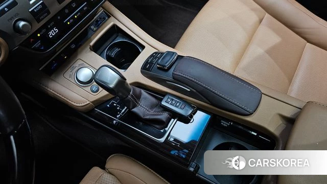 Lexus New ES300h id 4937860 из Кореи 19