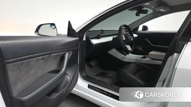 Tesla Model 3 id 4899858 из Кореи 30