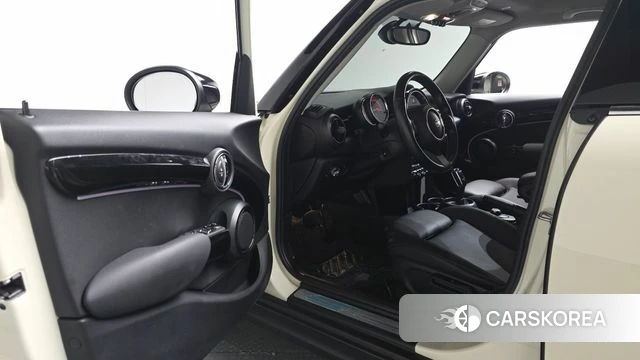 Mini Cooper id 5053162 из Кореи 29