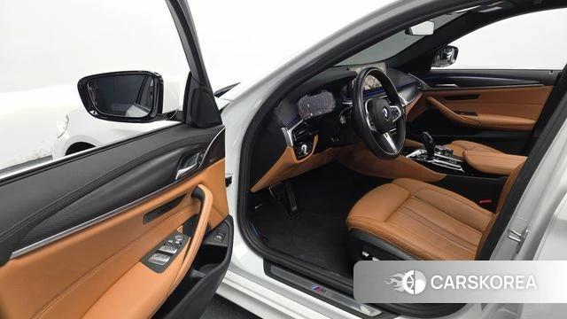 BMW 5 Series (G30) id 4768466 из Кореи 33