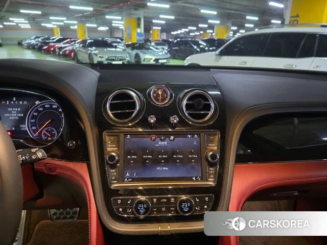 Bentley Bentayga id 4967239 из Кореи 17