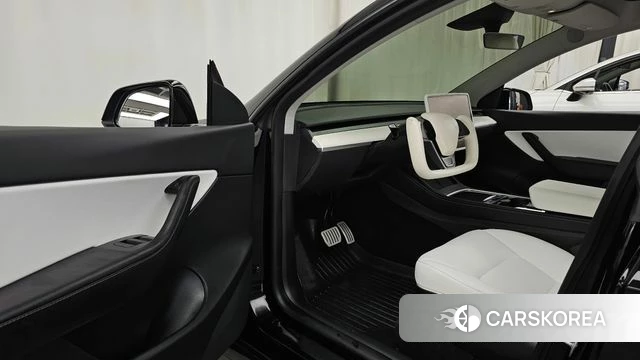Tesla Model Y id 5034193 из Кореи 32