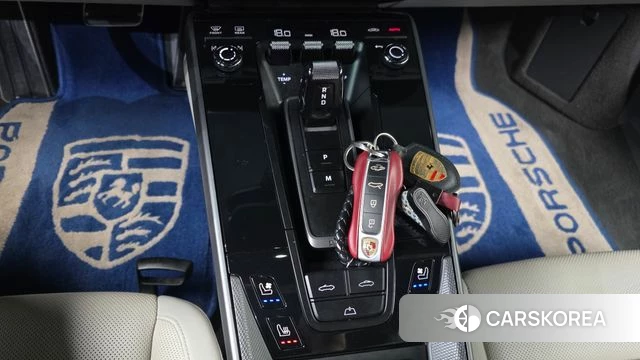 Porsche 911(992) id 4836546 из Кореи 30
