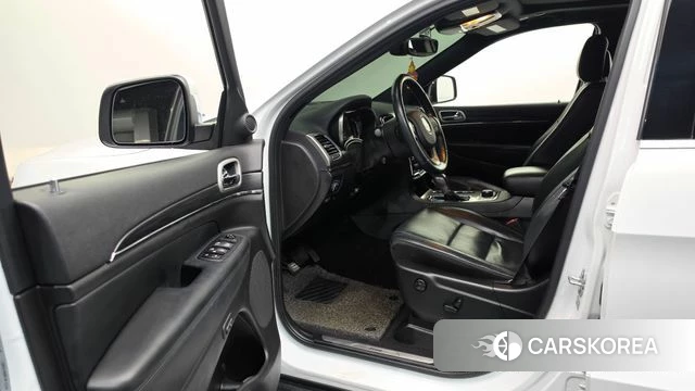 Jeep Grand Cherokee id 5034733 из Кореи 29