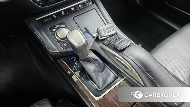 Lexus New ES300h id 4907814 из Кореи 19