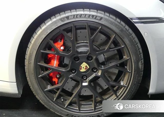 Porsche 911(992) id 4996489 из Кореи 19