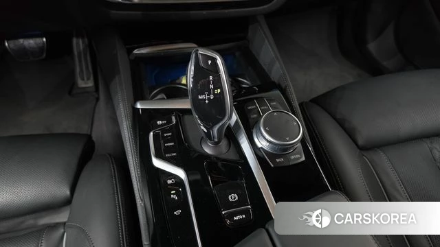 BMW 5 Series (G30) id 5040775 из Кореи 31