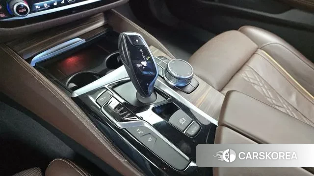 BMW 5 Series (G30) id 3737372 из Кореи 19