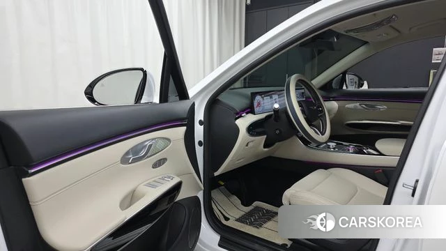 Genesis GV70 id 5001385 из Кореи 31