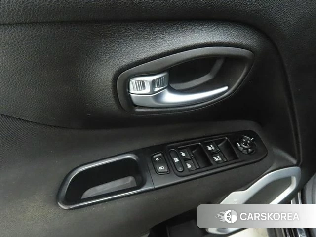 Jeep Renegade id 4918920 из Кореи 19