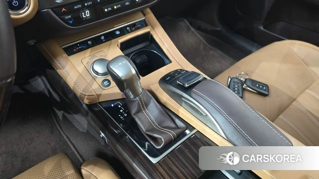 Lexus New ES300h id 4895567 из Кореи 19