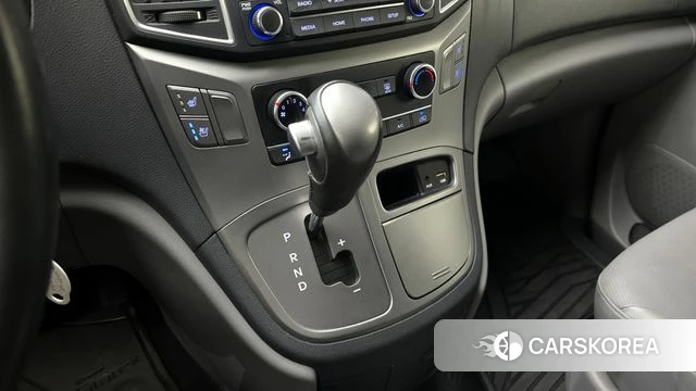 Hyundai The New Grand Starex id 3942324 из Кореи 19
